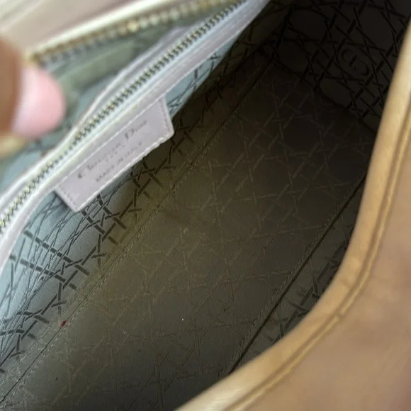 Dior Medium Lady Bag in pink  lambskin leather with Cannage stitching - Picture 15 of 16